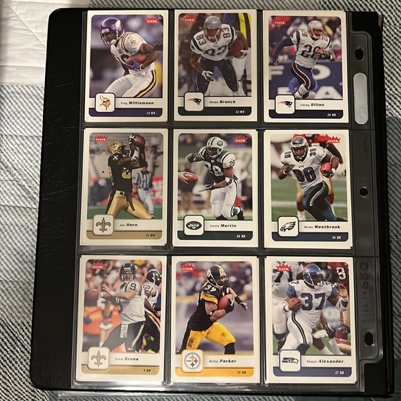 2006 Football Card Lot - Picture 6 of 9